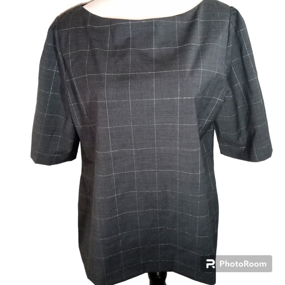 EUC Banana Republic Charcoal Gray  Square Boxy top With Silver Lines Siz…
